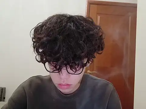 Snapshot of hangzi-0011 chatting on 10/03/25, 10:01 hangzi-0011 online show from 10/03/25, 10:01