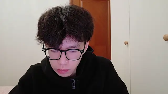 Snapshot of hangzi-0011 chatting on 11/09/25, 11:41 hangzi-0011 online show from 11/09/25, 11:41