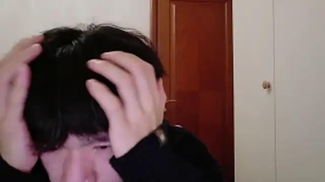 Snapshot of hangzi-0011 chatting on 11/14/25, 12:59 hangzi-0011 online show from 11/14/25, 12:59