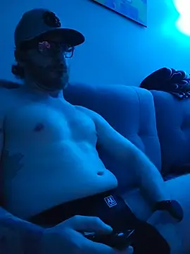 Snapshot of bobbyenglish69 chatting on 10/13/25, 07:41 bobbyenglish69 online show from 10/13/25, 07:41