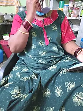 Tamilselviroja- online show from 06/18/26, 04:00