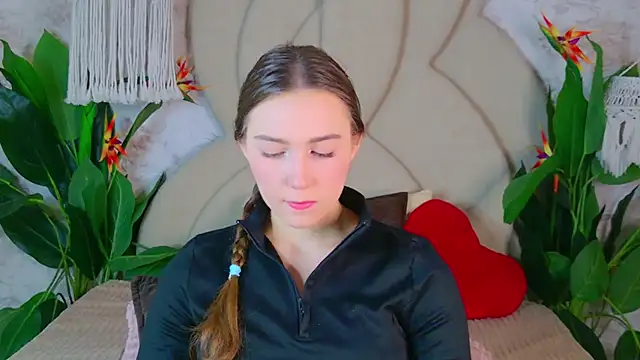 OliviaLay online show from 11/20/25, 06:35