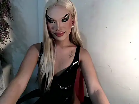 Snapshot of amandareddragon chatting on 10/14/25, 10:49 amandareddragon online show from 10/14/25, 10:49