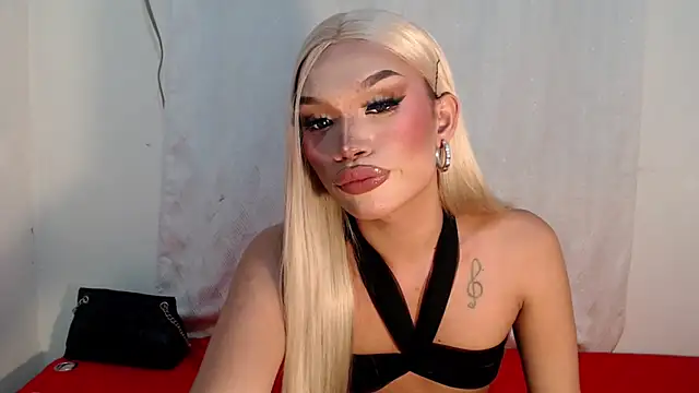 Snapshot of amandareddragon chatting on 11/08/25, 10:15 amandareddragon online show from 11/08/25, 10:15