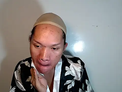 Snapshot of amandareddragon chatting on 11/19/25, 06:13 amandareddragon online show from 11/19/25, 06:13