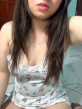 Sexy dancing girl online show from 12/22/25, 02:47