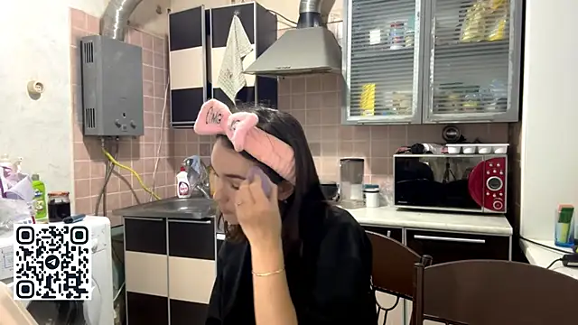 Snapshot of JaneFosterxx chatting on 11/21/25, 02:05 JaneFosterxx online show from 11/21/25, 02:05