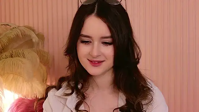 Snapshot of EvaSwen chatting on 05/18/26, 11:05 EvaSwen online show from 05/18/26, 11:05