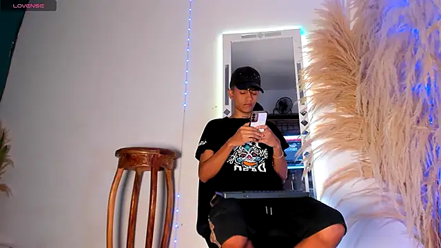 milo crave online show from 10/08/25, 12:36