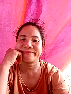Snapshot of meomeo-baby chatting on 10/17/25, 04:48 meomeo-baby online show from 10/17/25, 04:48