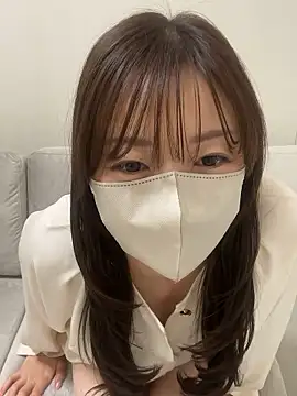 Snapshot of riko_0303 chatting on 11/10/25, 03:49 riko 0303 online show from 11/10/25, 03:49