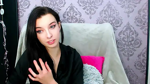 DominantLuna online show from 12/03/25, 08:29