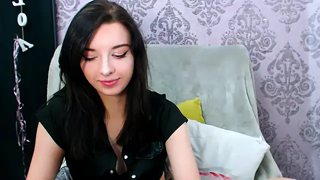 Snapshot of DominantLuna chatting on 12/16/25, 08:47 DominantLuna online show from 12/16/25, 08:47