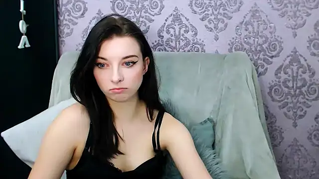 Snapshot of DominantLuna chatting on 01/06/26, 03:49 DominantLuna online show from 01/06/26, 03:49