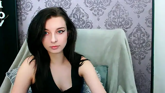 Snapshot of DominantLuna chatting on 01/13/26, 08:47 DominantLuna online show from 01/13/26, 08:47