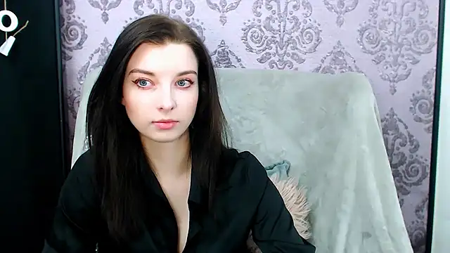 Snapshot of DominantLuna chatting on 02/02/26, 08:18 DominantLuna online show from 02/02/26, 08:18