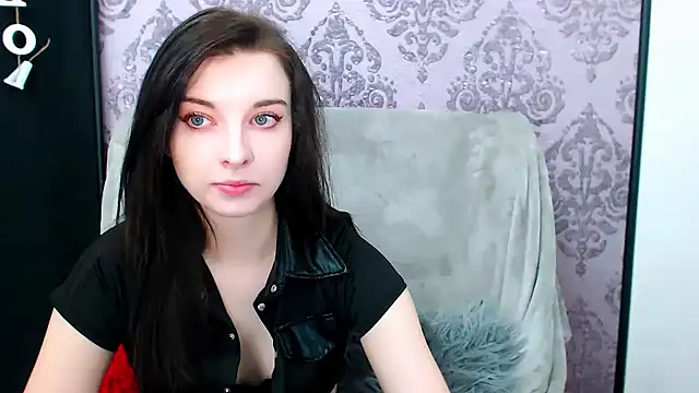 Snapshot of DominantLuna chatting on 02/03/26, 03:50 DominantLuna online show from 02/03/26, 03:50