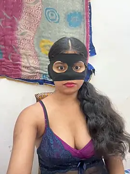 sexy-riya43 online show from 10/27/25, 04:44
