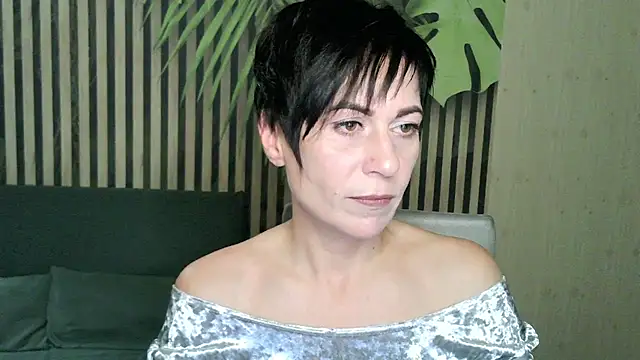 Ashley Brookss online show from 10/24/25, 08:16