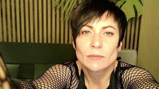 Ashley Brookss online show from 10/29/25, 06:09