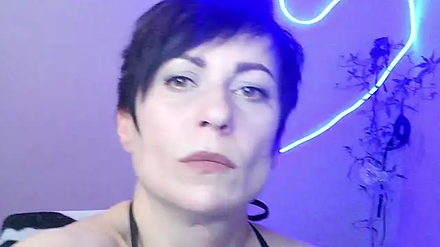 Ashley Brookss online show from 11/02/25, 04:42