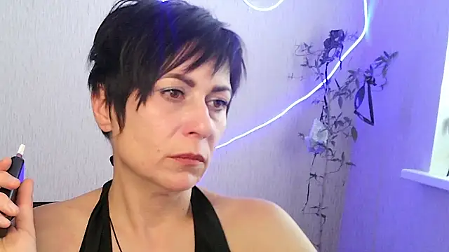 Ashley Brookss online show from 11/08/25, 10:04