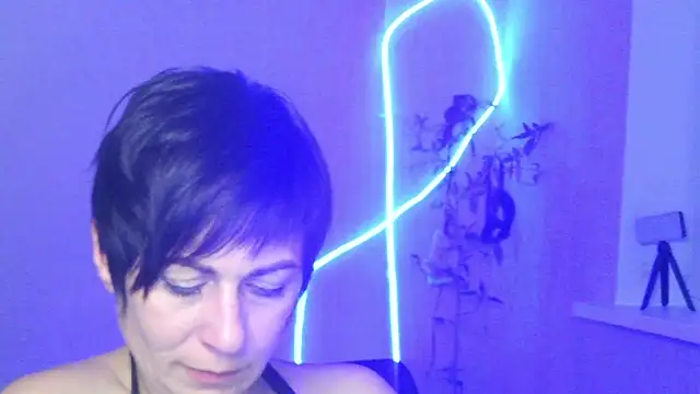 Ashley Brookss online show from 11/08/25, 10:08