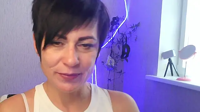 Ashley Brookss online show from 11/10/25, 10:58