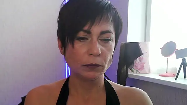 Ashley Brookss online show from 11/11/25, 09:42