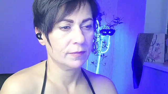 Ashley Brookss online show from 11/11/25, 09:48