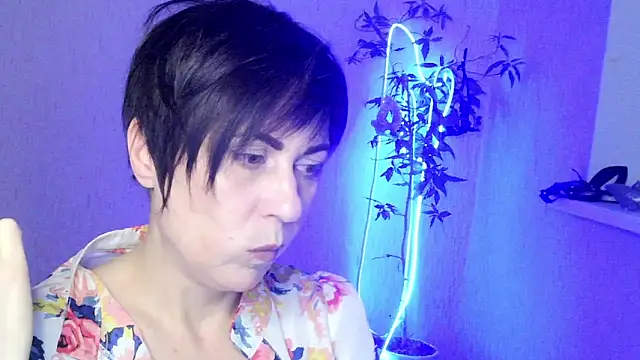 Ashley Brookss online show from 12/14/25, 02:00