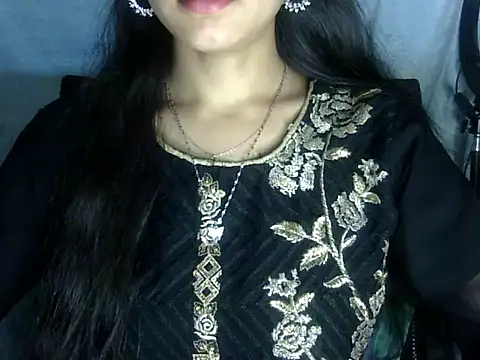 Snapshot of Shazi_1 chatting on 06/12/26, 03:33 Shazi 1 online show from 06/12/26, 03:33