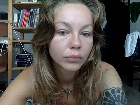 MiraLuna online show from 09/30/25, 07:57