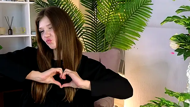 ClaireMcdargh online show from 10/01/25, 03:40