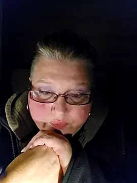 Snapshot of Budd_Bunney chatting on 10/16/25, 07:20 Budd Bunney online show from 10/16/25, 07:20