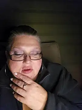 Snapshot of Budd_Bunney chatting on 10/22/25, 04:24 Budd Bunney online show from 10/22/25, 04:24