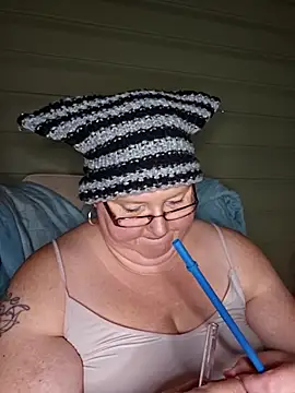 Snapshot of Budd_Bunney chatting on 10/22/25, 11:59 Budd Bunney online show from 10/22/25, 11:59