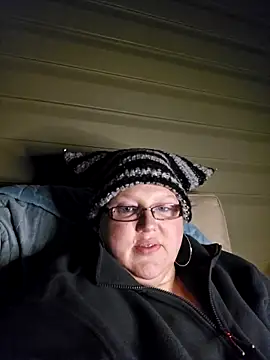 Snapshot of Budd_Bunney chatting on 10/24/25, 01:03 Budd Bunney online show from 10/24/25, 01:03