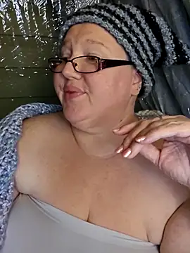 Snapshot of Budd_Bunney chatting on 12/02/25, 12:49 Budd Bunney online show from 12/02/25, 12:49