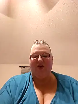 Snapshot of Budd_Bunney chatting on 12/05/25, 04:58 Budd Bunney online show from 12/05/25, 04:58