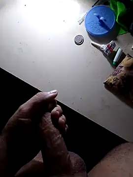 eroer20 online show from 10/05/25, 06:39