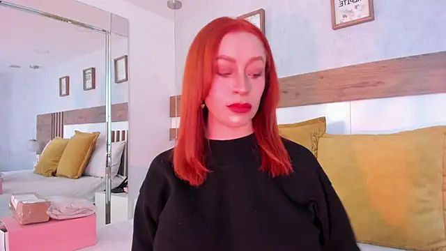 LucianaWainN online show from 11/18/25, 02:21