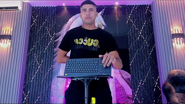 The Boy King online show from 12/22/25, 07:44