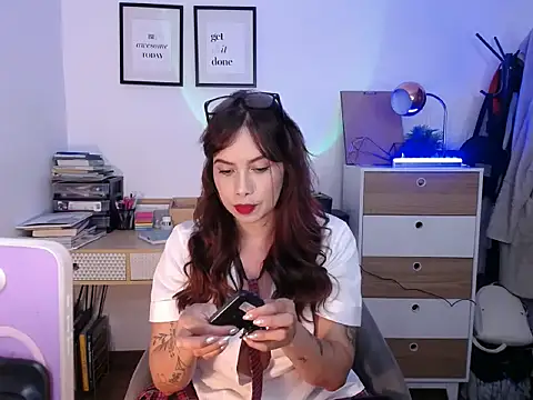 anniieeford online show from 10/19/25, 02:45