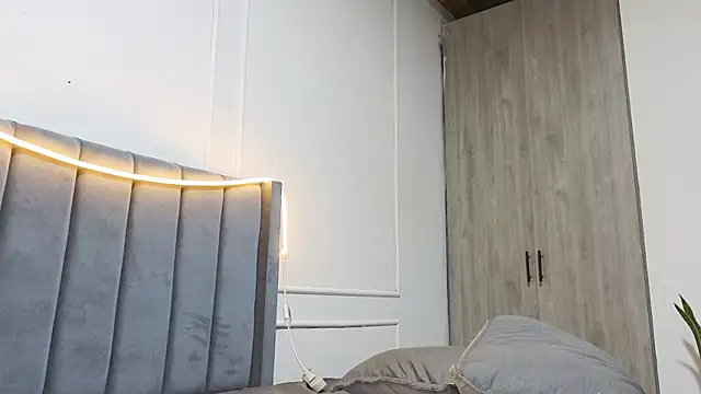 luxuryheaven 8 online show from 11/14/25, 04:22