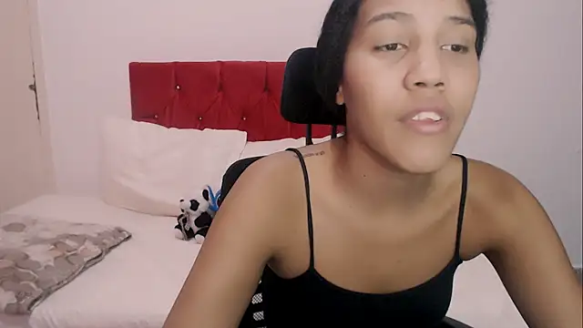 Snapshot of Tainara_ebony chatting on 10/13/25, 07:14 Tainara ebony online show from 10/13/25, 07:14