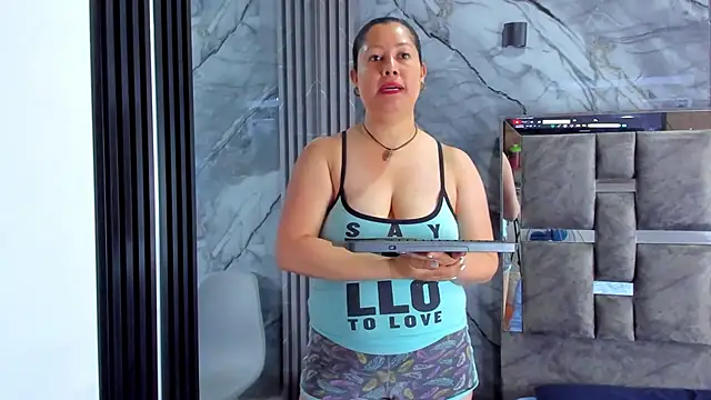 Marianasmitt online show from 10/12/25, 12:04