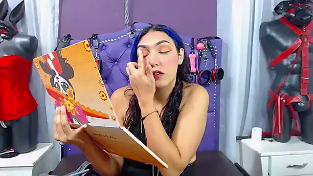 Snapshot of Sophie-dbs chatting on 11/25/25, 09:48 Sophie-dbs online show from 11/25/25, 09:48