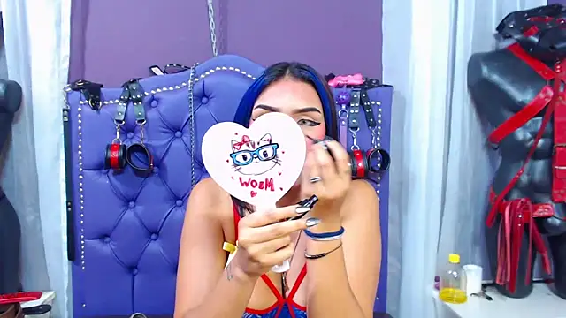 Snapshot of Sophie-dbs chatting on 12/01/25, 10:37 Sophie-dbs online show from 12/01/25, 10:37