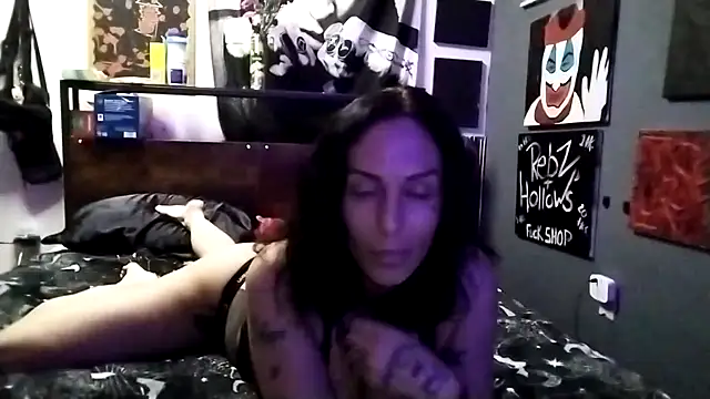 inkdhollow1 online show from 10/22/25, 03:18